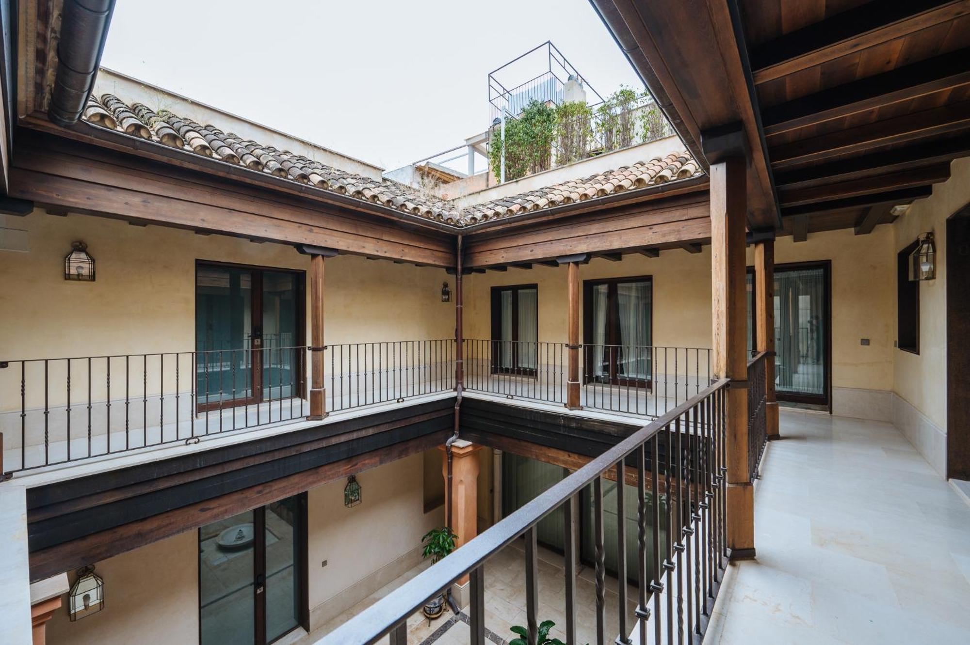 Apartamentos La Vistosona Seville Exterior photo