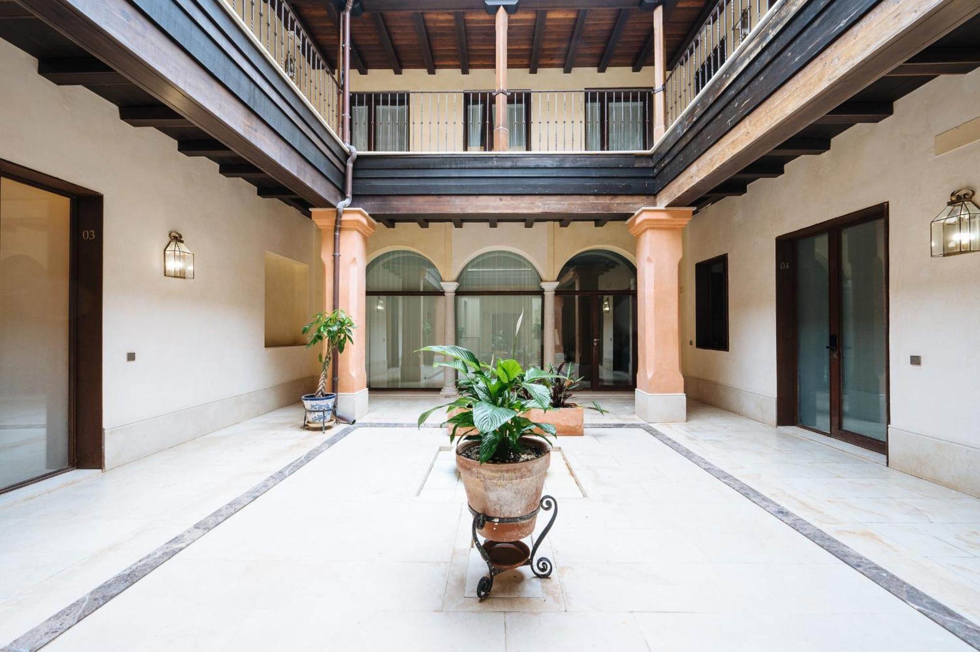 Apartamentos La Vistosona Seville Exterior photo
