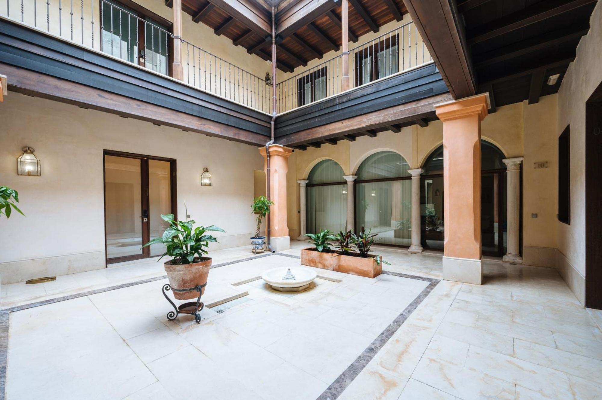 Apartamentos La Vistosona Seville Exterior photo