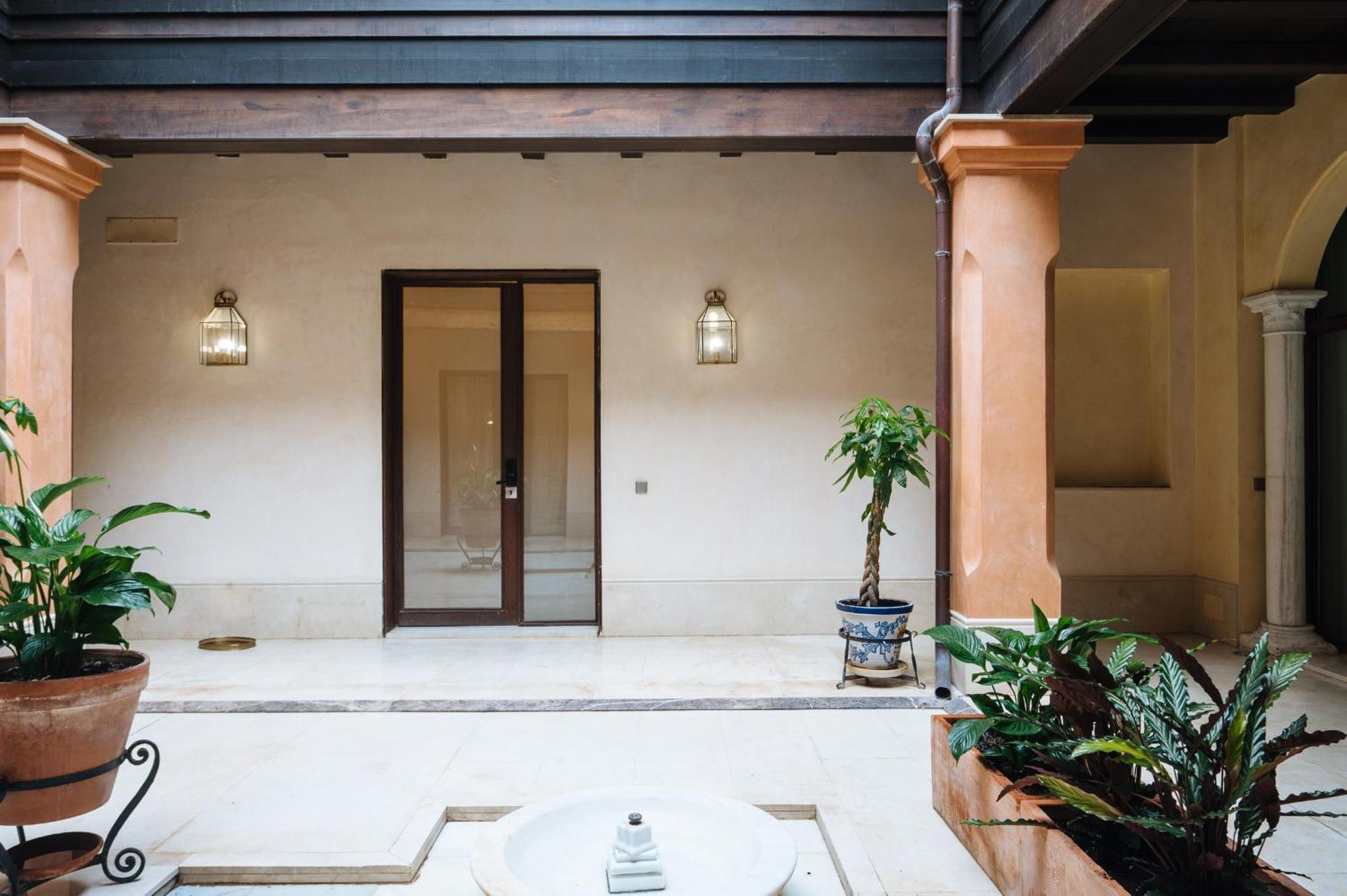 Apartamentos La Vistosona Seville Exterior photo