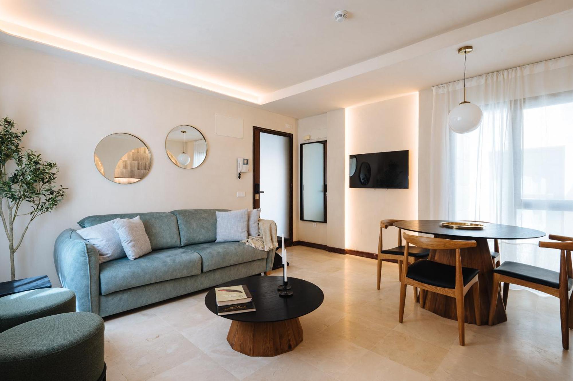 Apartamentos La Vistosona Seville Exterior photo
